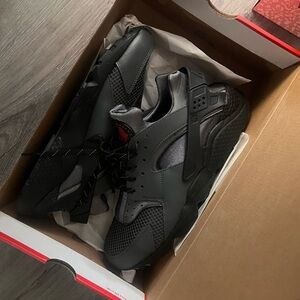 Nike Black Athletic Shoes